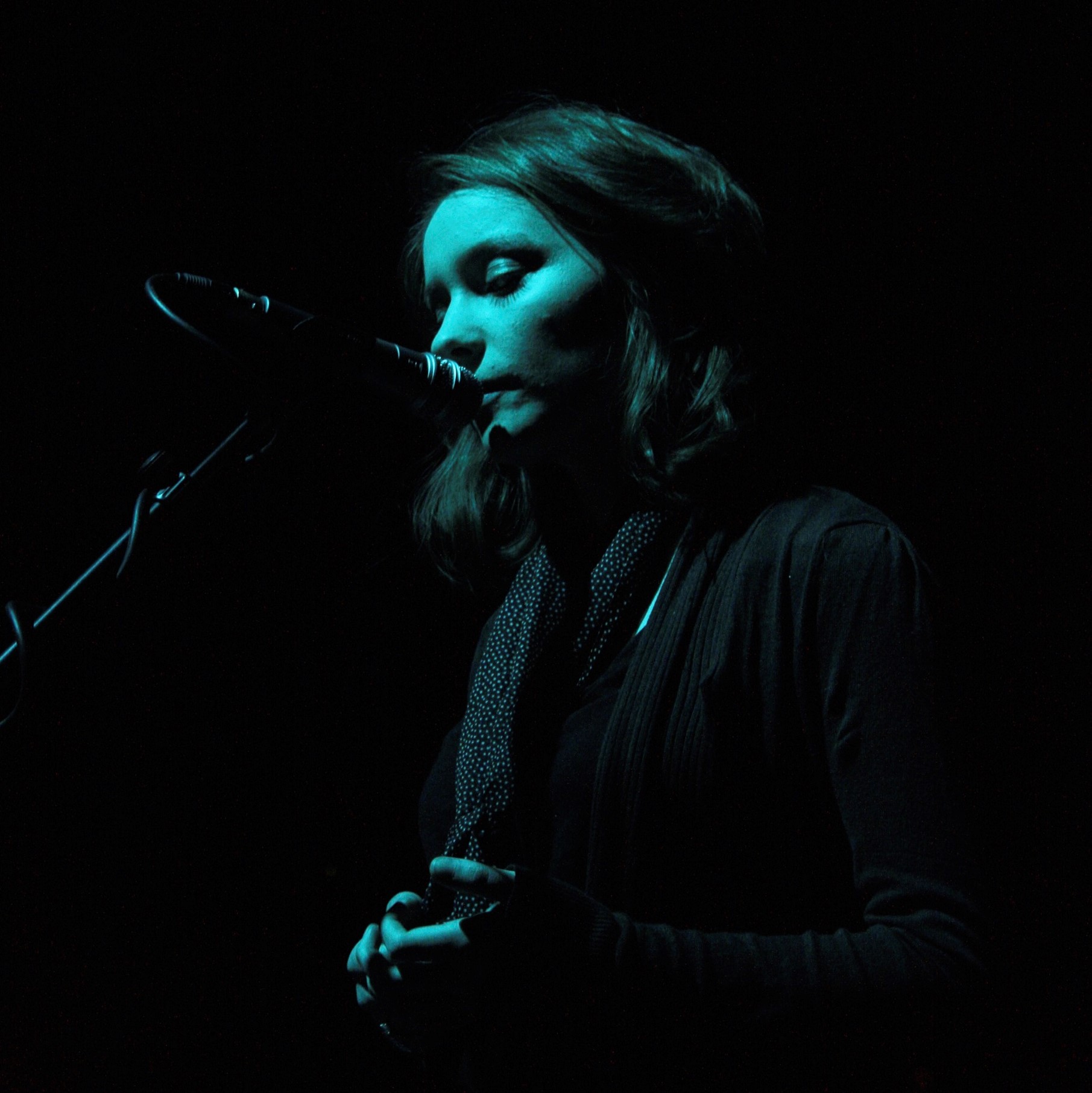 Eleanor Cully performing